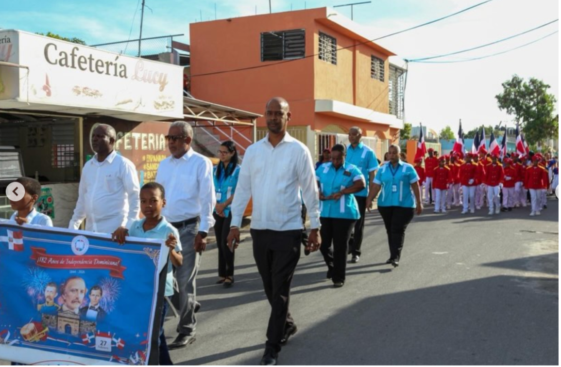 Escuela Primaria Prof. Rita Elena Méndez Núñez realiza marcha por los 182 años de la Independencia Nacional